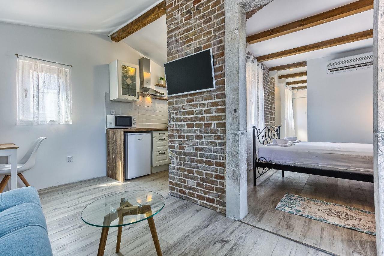 Studio Apartment With Balcony Σπλιτ Εξωτερικό φωτογραφία