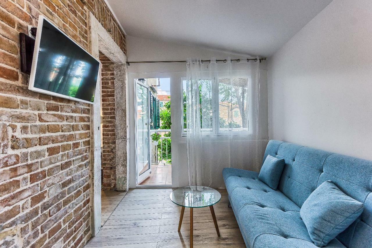 Studio Apartment With Balcony Σπλιτ Εξωτερικό φωτογραφία